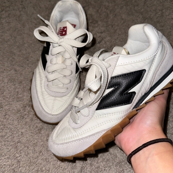 New Balance Shoes - New Balance RC30